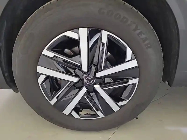 Peugeot 2008 puretech 100 s&amp;s bvm6 — photo 13