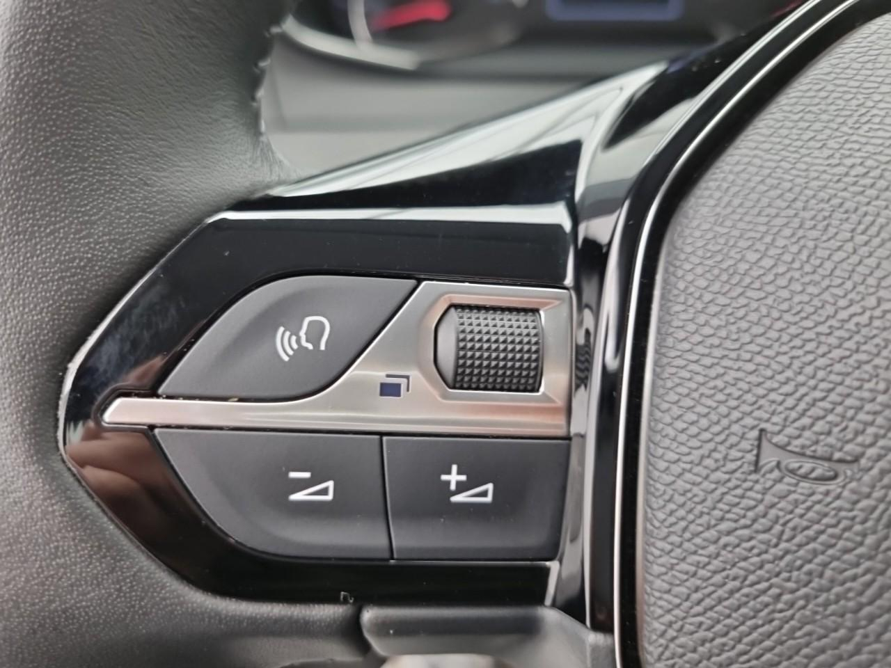 Peugeot 208 100 s&s bvm6 style — photo 24