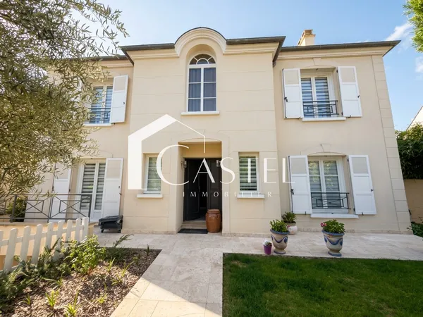 ORGEVAL CENTRE Belle maison familiale 7 pièces au calme, j