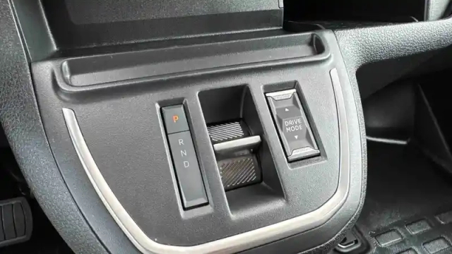 Opel Vivaro fgn sportive diesel 180 ch m automatique — photo 19