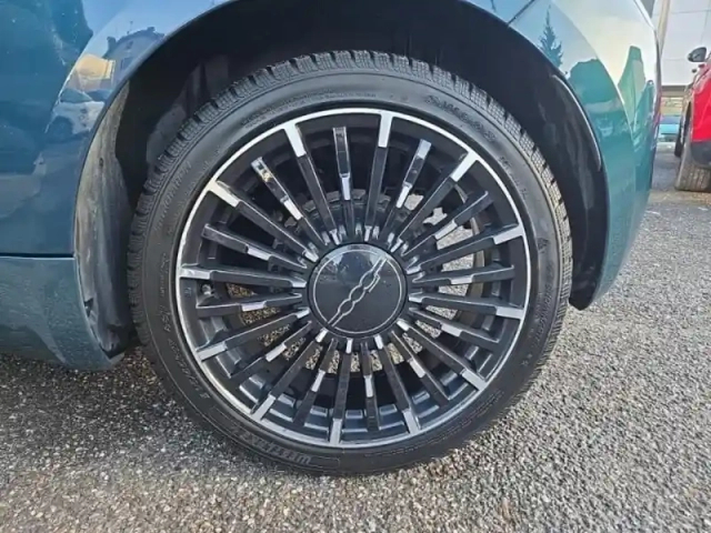 Fiat 500 e 118ch icône plus (pack style) — photo 11