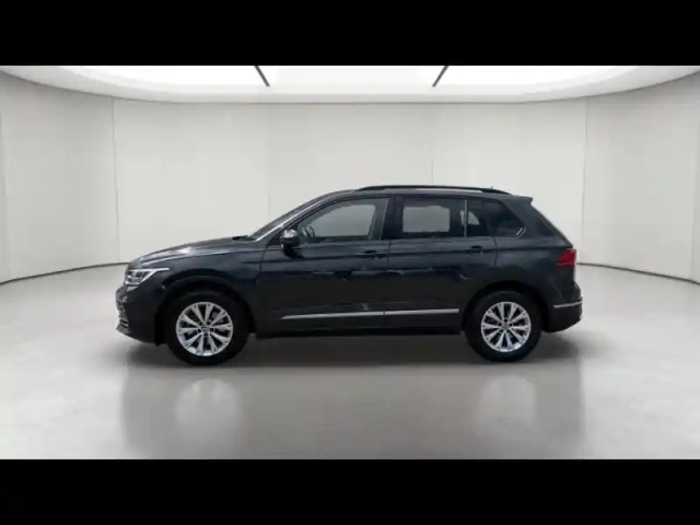 Volkswagen Tiguan 2.0 tdi 150ch life business dsg7 — photo 9