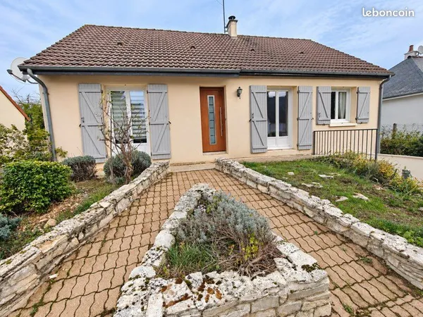 Maison 105 m² - 4 chambres - Terrain 726 m² - Bourges Aéroport / MBDA