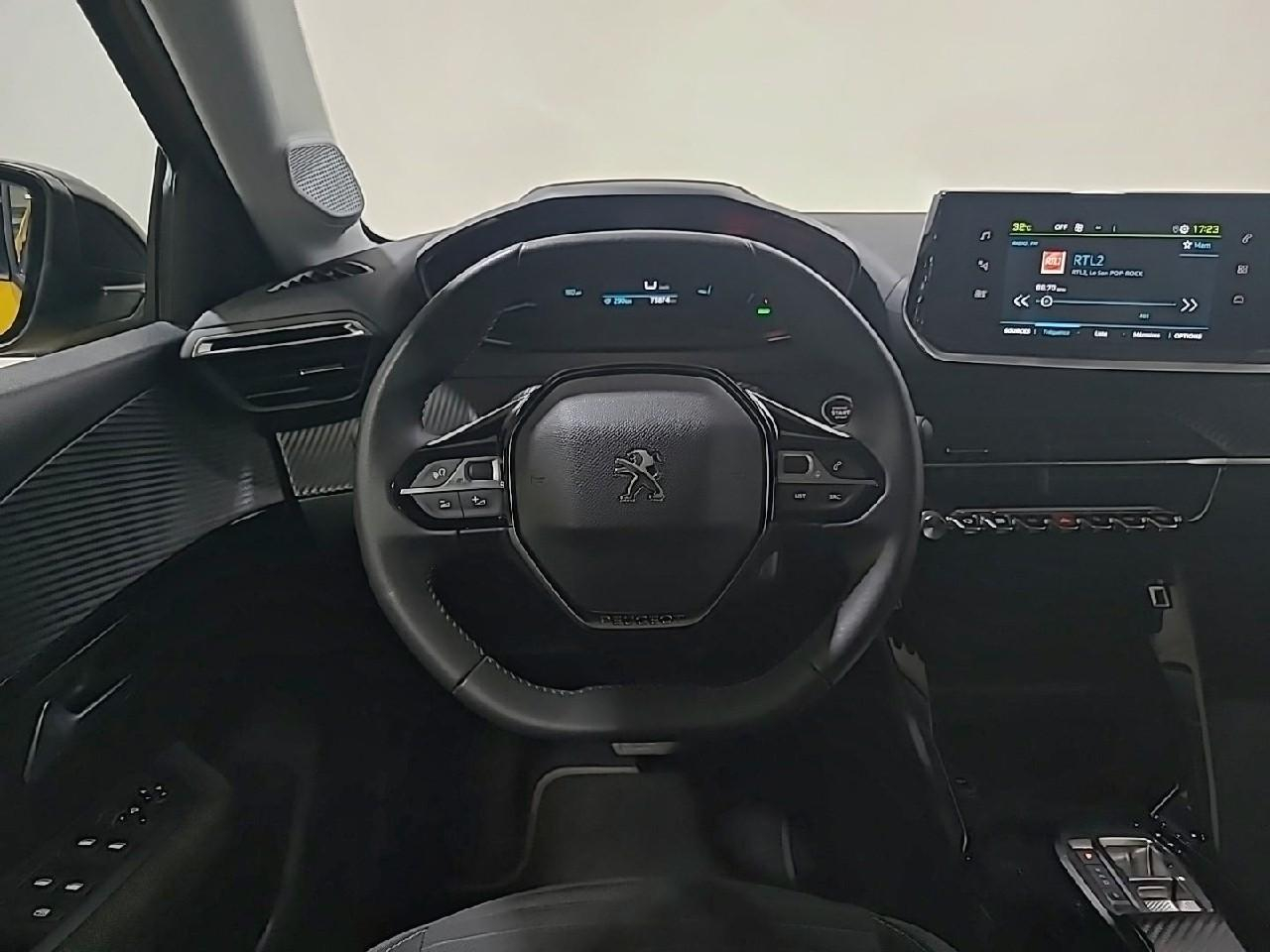 Peugeot 208 electrique 50 kwh 136ch style — photo 17