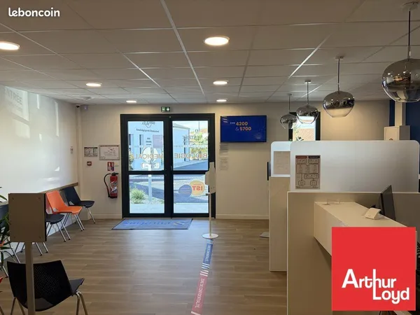 Bureaux 180 m² CHAURAY