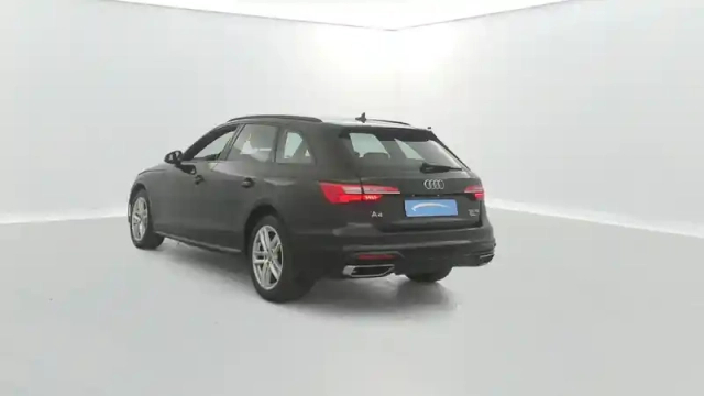 Audi A4 35 tdi 163 s tronic 7 design 5p — photo 3
