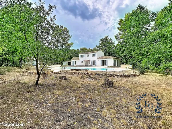 Villa 6 pièces 167 m²