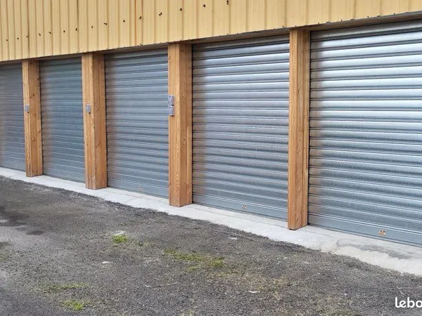 Loue box de stockage garde meubles garage porte motorisée 24/24