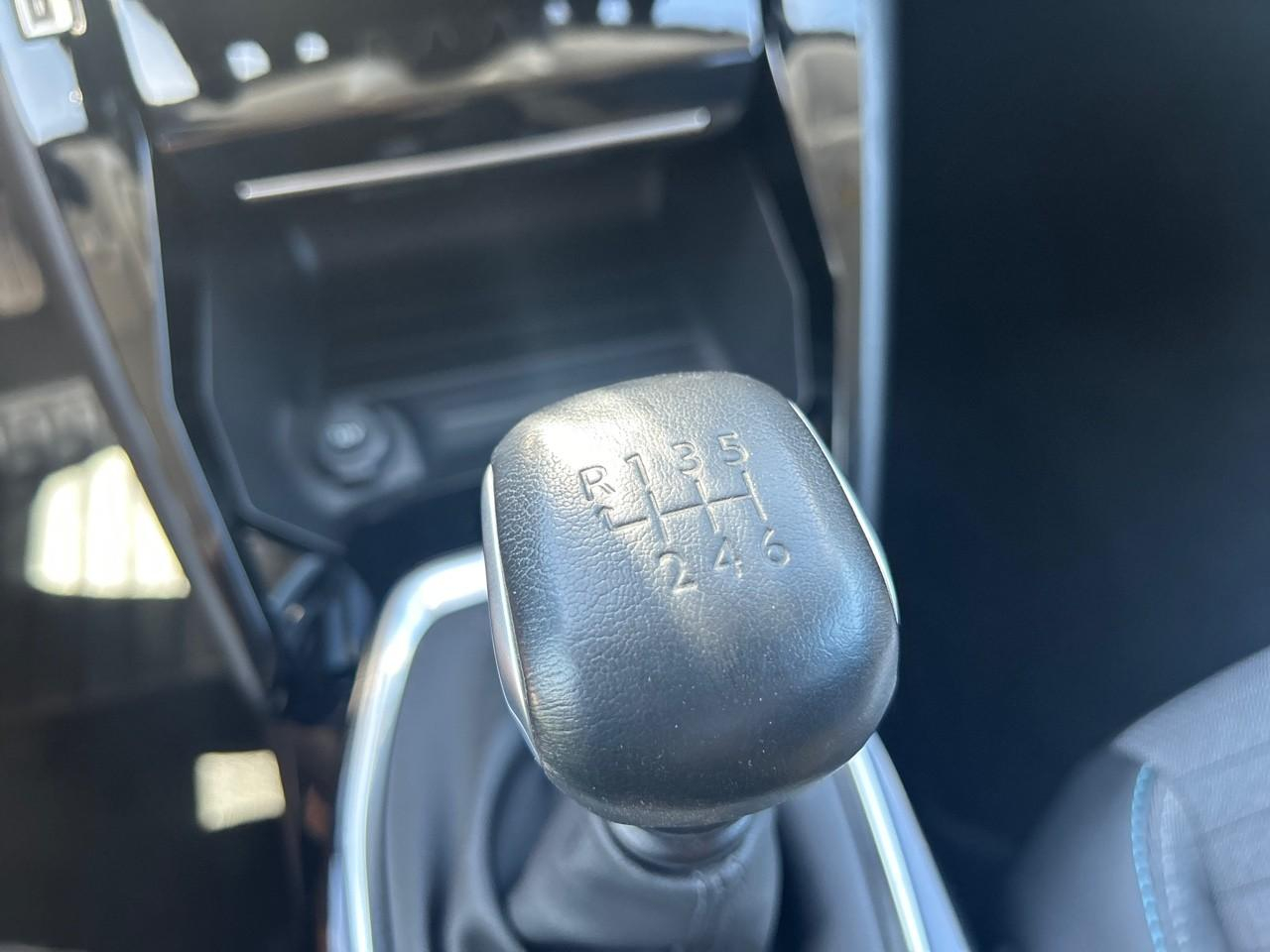 Peugeot 208 1.2 puretech 100ch s&s allure 118g — photo 19