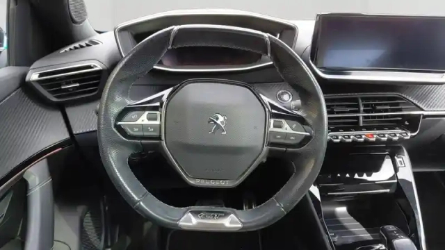 Peugeot 2008 moteur électrique 136 ch — photo 13