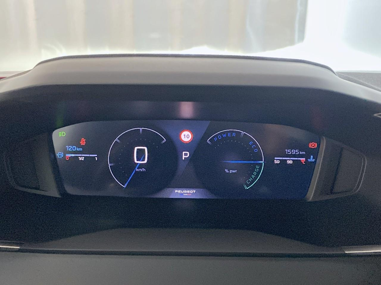 Peugeot 2008 hybrid 145 ch e-dcs6 allure — photo 14