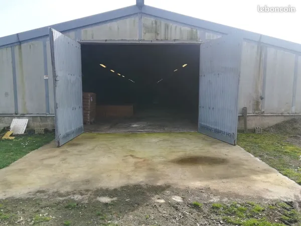 Hangar a louer