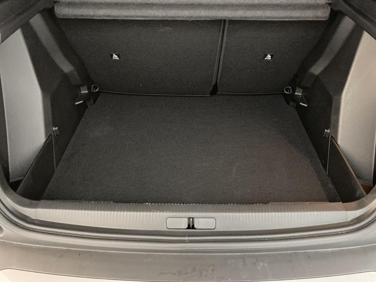 Peugeot 2008 hybrid 145 ch e-dcs6 allure — photo 6