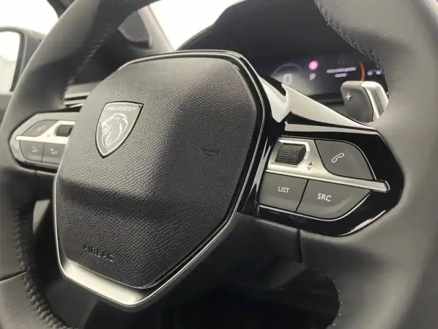 Peugeot 2008 hybrid 145 e-dcs6 — photo 93
