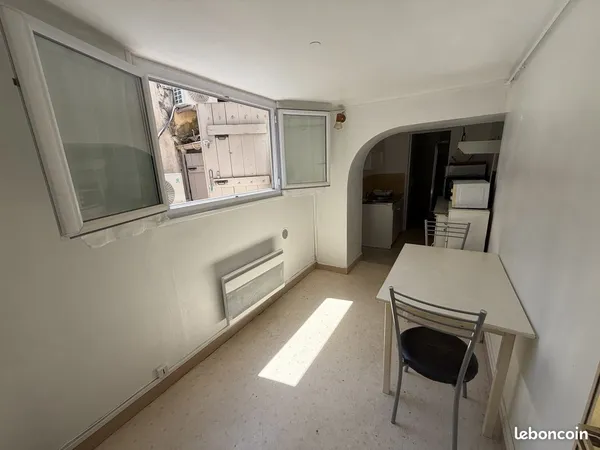 Studio 2 pièces 28 m²