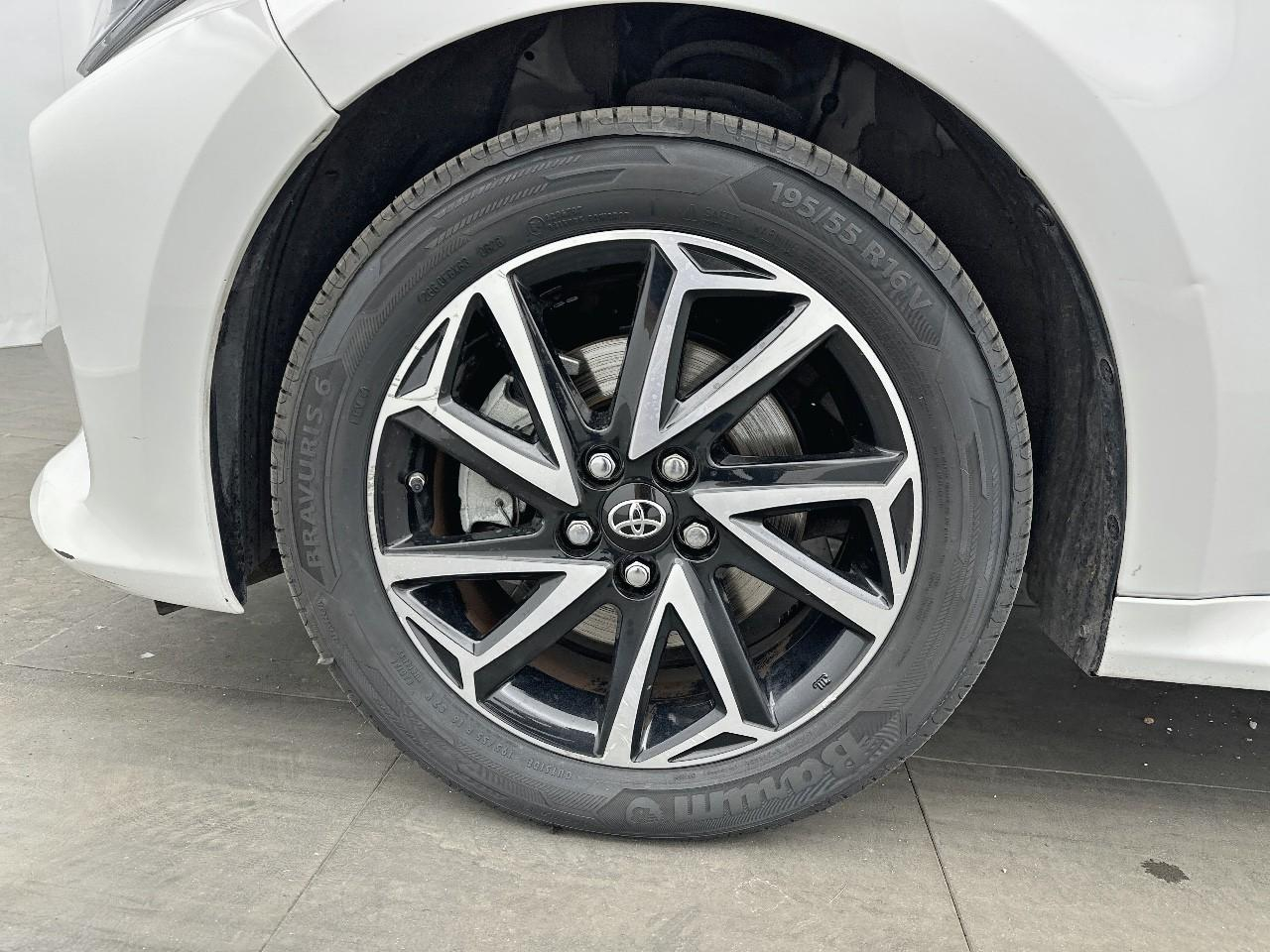 Toyota Yaris hybride 116h design — photo 14