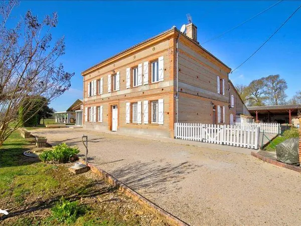 Maison 5 pièces 281 m²