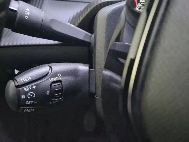 Peugeot 2008 puretech 100 s&amp;s bvm6 — photo 45