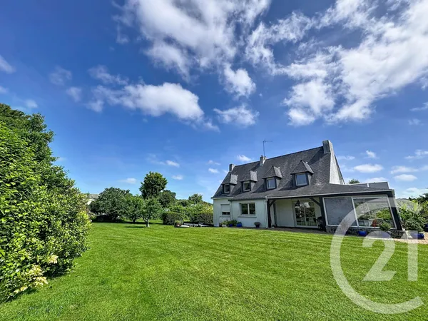 Maison 7 pièces 318 m²