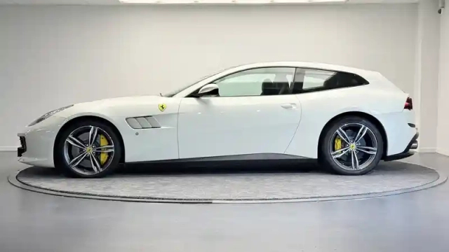 Ferrari Gtc4Lusso gtc4 lusso v12 6.0 690ch — photo 56