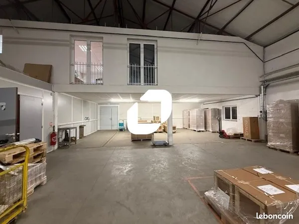 Local d'activité 289 m²