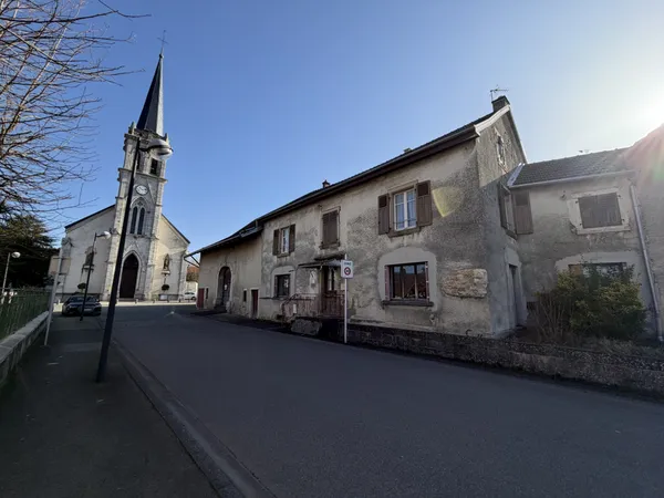 ENSEMBLE IMMOBILIER DE PLUS DE 175 M2 HABITABLE AVEC CORP DE FERME, GRANGE ET TERRAIN CONSTRUTIBLE