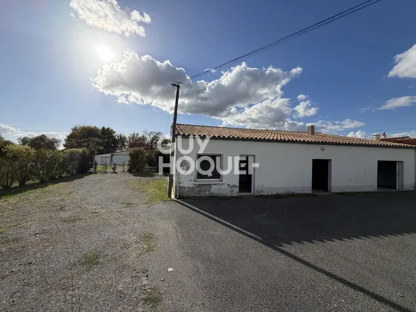 A vendre bâtisse 4 pièces de 190 m²