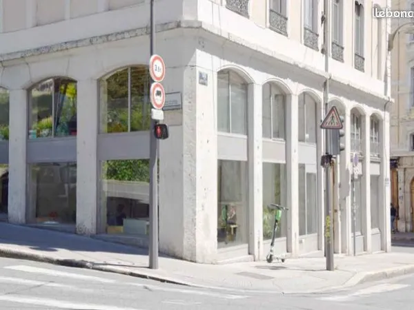 Postes en coworking Lyon 1