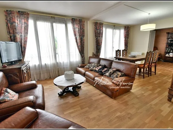 ÉVREUX - QUARTIER NAVARRE / PROCHE GARE - POSSIBLE INVESTISSEMENT EN COLLOCATION !