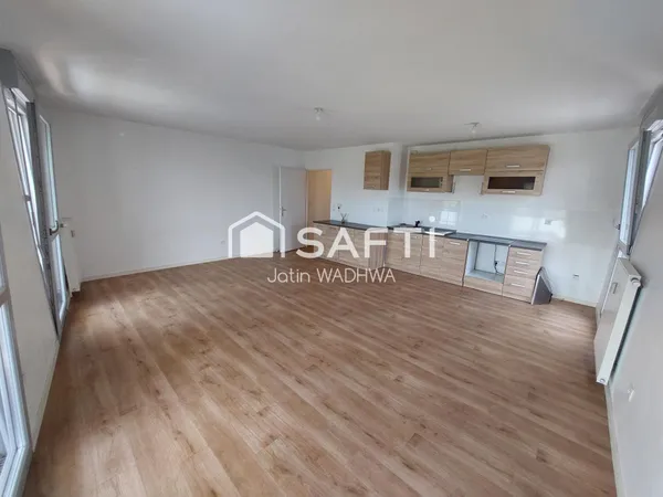 T4 82m² loué jusqu'au 13/08/27