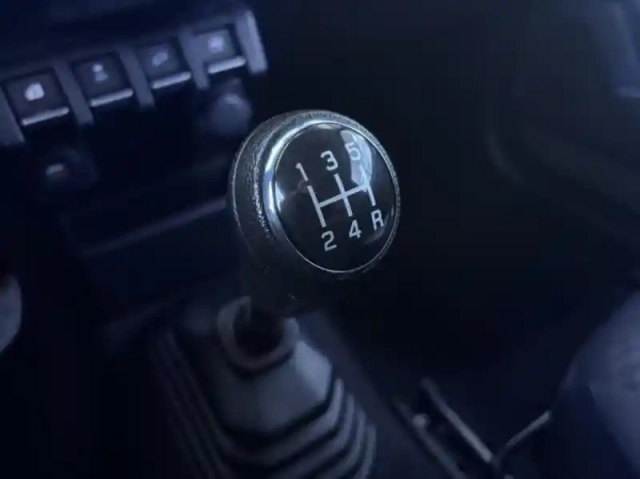 Suzuki Jimny 1.5 vvt privilège — photo 12