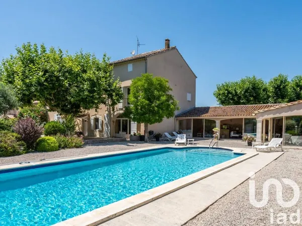 Mas provençal 10 pièces 95 m²