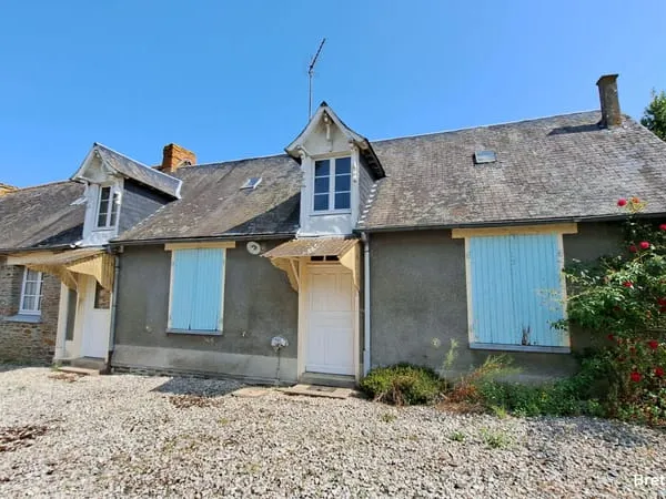 Maison en campagne à proximité de LASSAY-LES-CHÂTEAUX