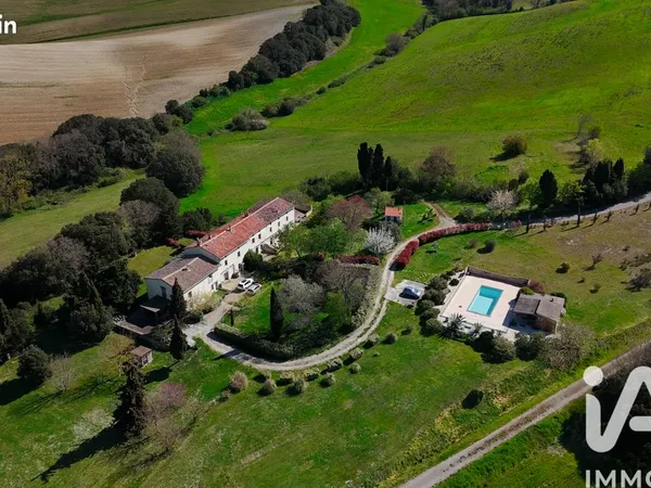 Propriété 20 pièces 575 m²