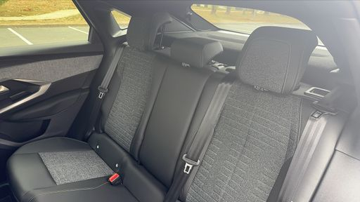Peugeot 3008 1.2 Hybrid 136 e-DSC6 - Allure – 2025 – 8716 km – Hybride essence – Boîte Automatique — photo 37