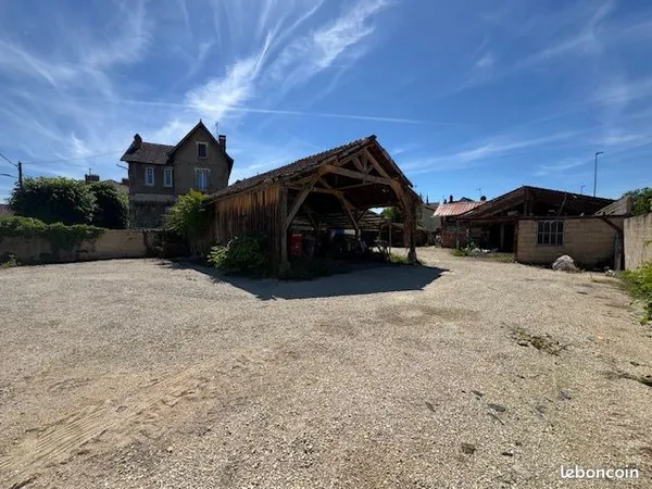 Terrain 707 m² Auxerre