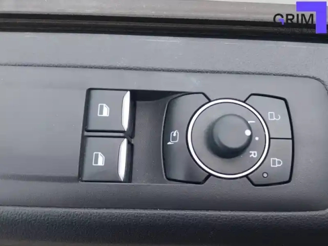 Ford Tourneo custom 320 l2h1 2.0 ecoblue 150 ch — photo 23