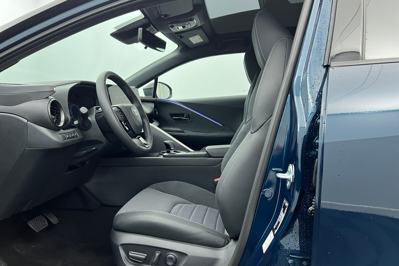 TOYOTA C-HR Hybride Rechargeable 225 — photo 11