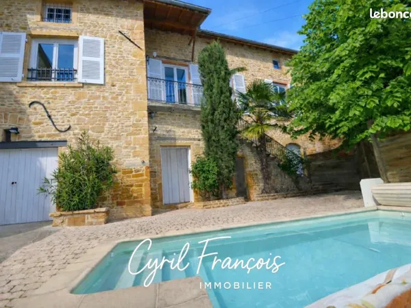 Maison 8 pièces 212 m²
