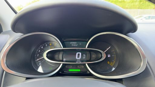 Renault Clio 1.2 TCe 120 EDC - Initiale Paris – 2016 – 120969 km – Essence – Boîte Automatique — photo 22