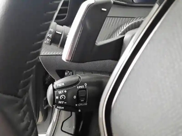 Peugeot 208 hybrid 110 ch e-dcs6 — photo 42