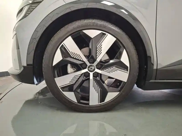 Renault Megane e-tech ev60 220 ch super charge — photo 18