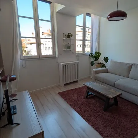 T2bis MEUBLÉ 74 m² - HYPER-CENTRE - GRAND ESPACE BUREAU & NOMBREUX RANGEMENTS