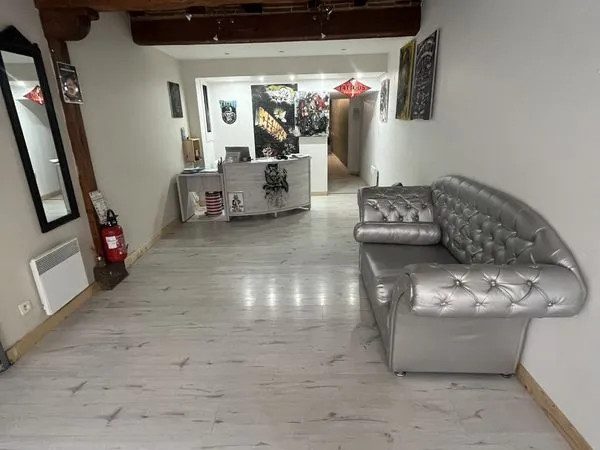 Local 75 m² Revel