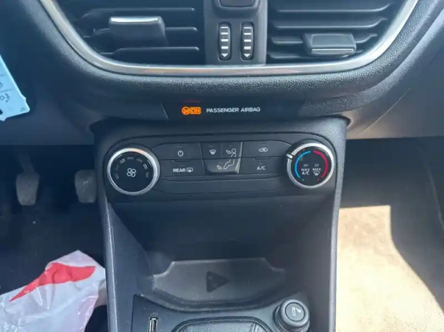 Ford Fiesta 1.1 75ch cool &amp; connect 5p — photo 5