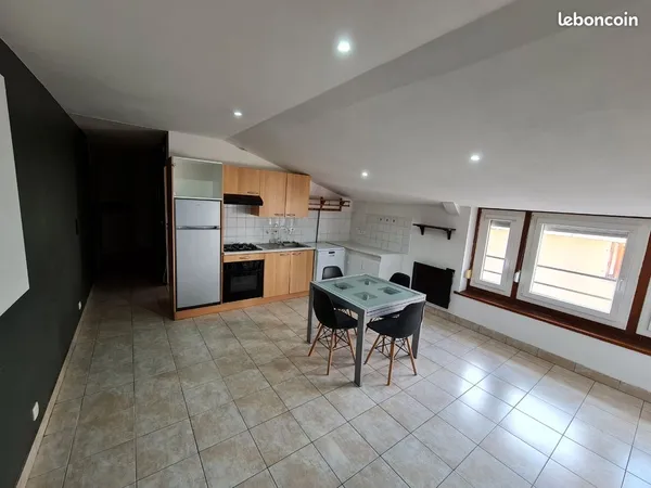 Location F2 40m carré centre-ville