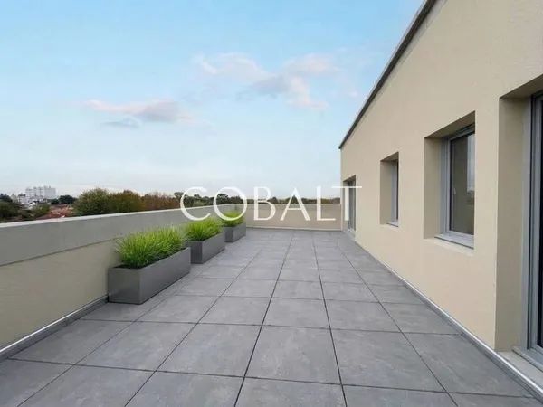 NANTES T4 EN DERNIER ÉTAGE AVEC VUE DÉGAGÉE ET TERRASSE DE