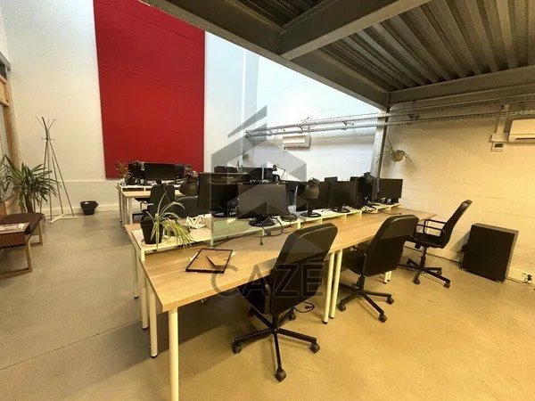 Bureau 184 m²