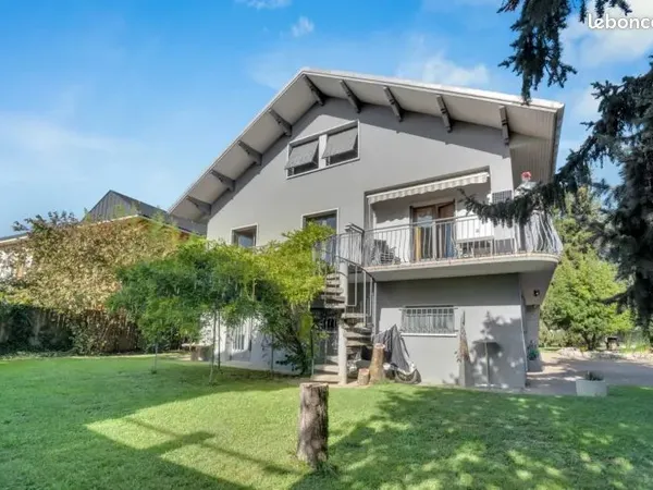 Barberaz - grande maison de 290 m² sur 1 095 m² de terrain constructible - un bien, de multiples pos