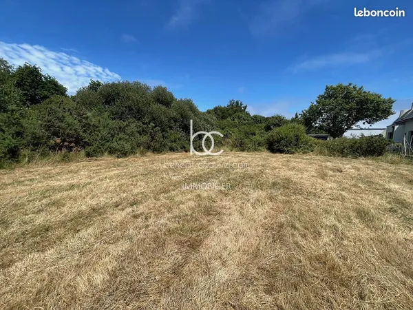 Terrain 651 m² ARZON